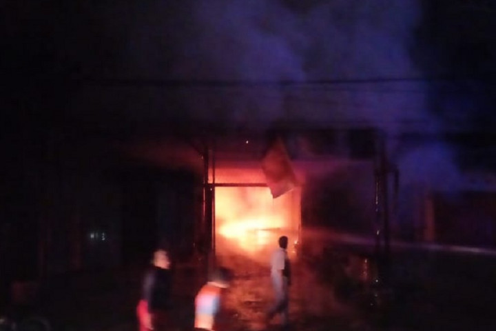 4 Ruko di Bireun Kebakaran, Ibu dan 2 Anak Ditemukan Tewas