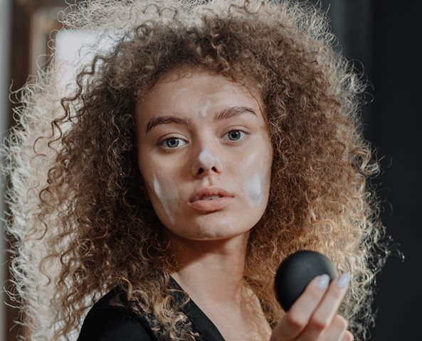 Manfaat Rutin Menggunakan Melatonin bagi Kulit