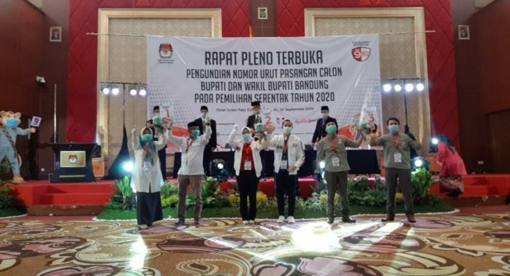 Pilbup Bandung: Nia-Usman 1, Yena-Atep 2, dan Dadang-Sahrul 3