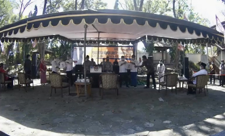 Pilkada Surabaya; Eri Armuji 1, Machfud-Mujiaman 2