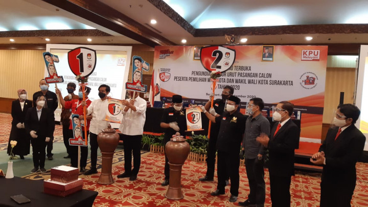 Gibran-Teguh Optimalkan Kampanye Virtual, Bajo <i>Door to Door</i>