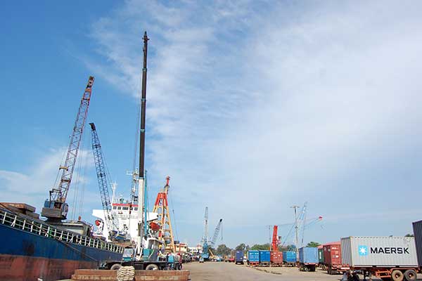 Batu Ampar Bakal Jadi <i>Green Port</i> Pertama di RI, Luhut: Jangan Mau Dilecehkan Singapura