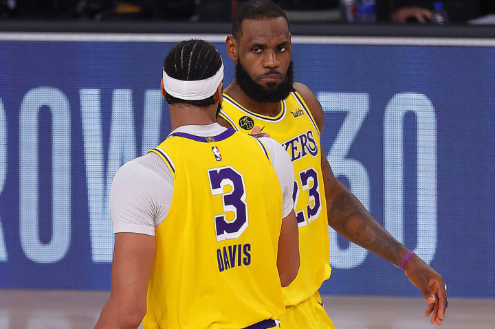 Lakers Menang 114-108 Atas Nuggets