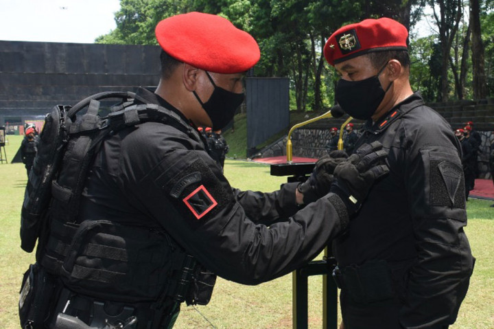 Danjen Kopassus Terima Brevet Antiteror