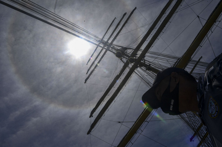 Fenomena Halo Matahari Tampak di Sebagian Langit Bali