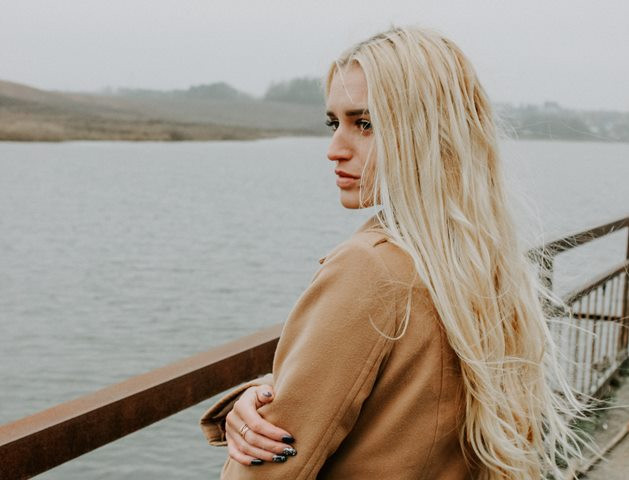 Pada Usia Berapa Anda Paling Tidak Bahagia?