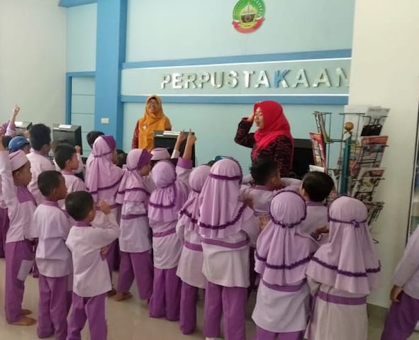 Peningkatan Literasi Memerlukan Pembudayaan Kegemaran Membaca