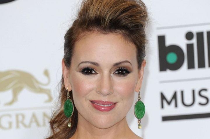 Alyssa Milano Masih Rasakan Gejala Covid-19 Usai Dinyatakan Sembuh