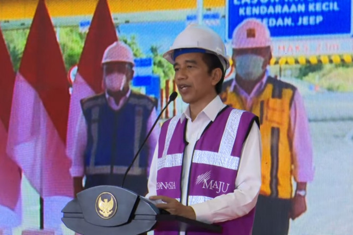 Jokowi Resmikan Tol Pertama di Sulawesi Utara