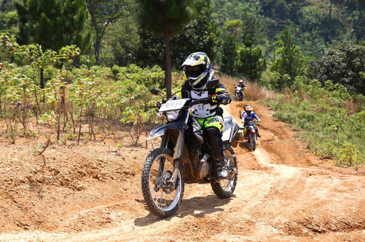 Teknik Melibas Tanjakan dengan Motor Kopling