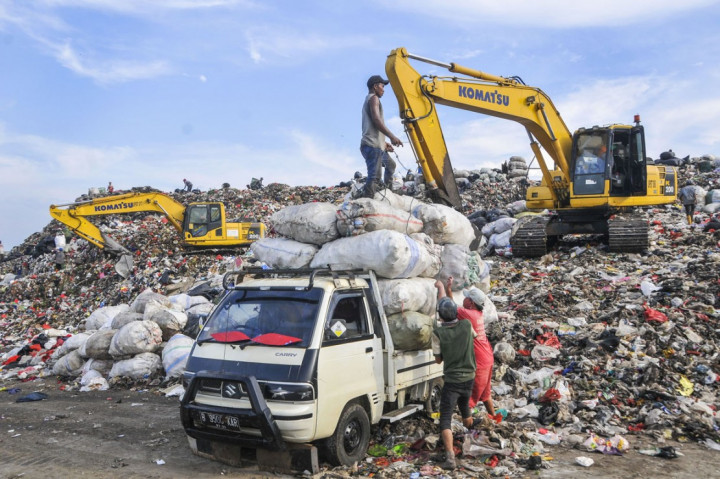 Sampah Plastik TPST Bantar Gebang Siap Digunakan Industri Semen
