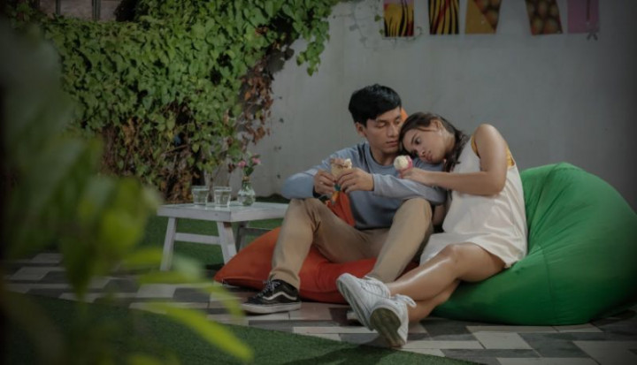 Melihat Jefri Nichol Patah Hati di Trailer Seperti Hujan yang Jatuh ke Bumi