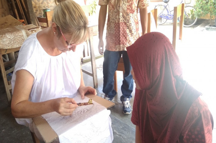 Kombinasi Batik dan Kopi Bangkitkan Ekonomi