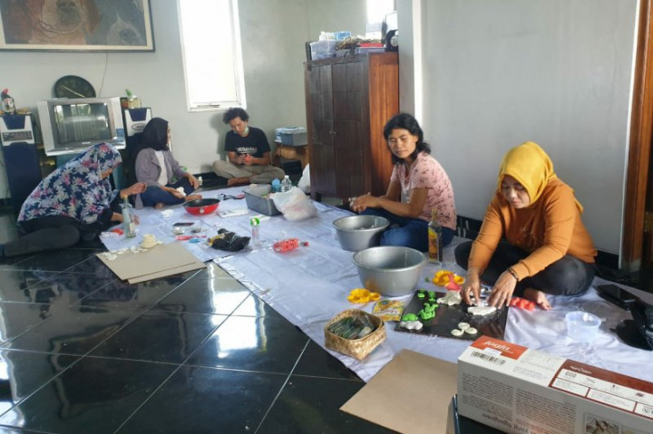 UNS Dorong Masyarakat Kembangkan Produk Daur Ulang