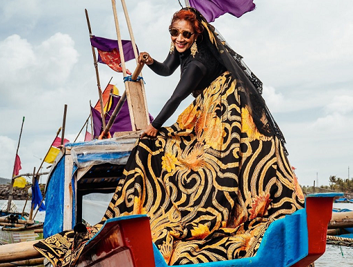 Memukau! Susi Pudjiastuti Tampil Anggun Dalam Balutan Batik The Heritage