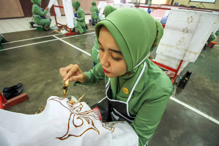 Peringati Hari Batik Nasional, Berbagai Kegiatan Digelar