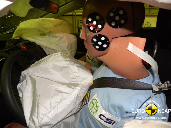 Masih Mau Abaikan Recall Airbag? Begini Jadinya