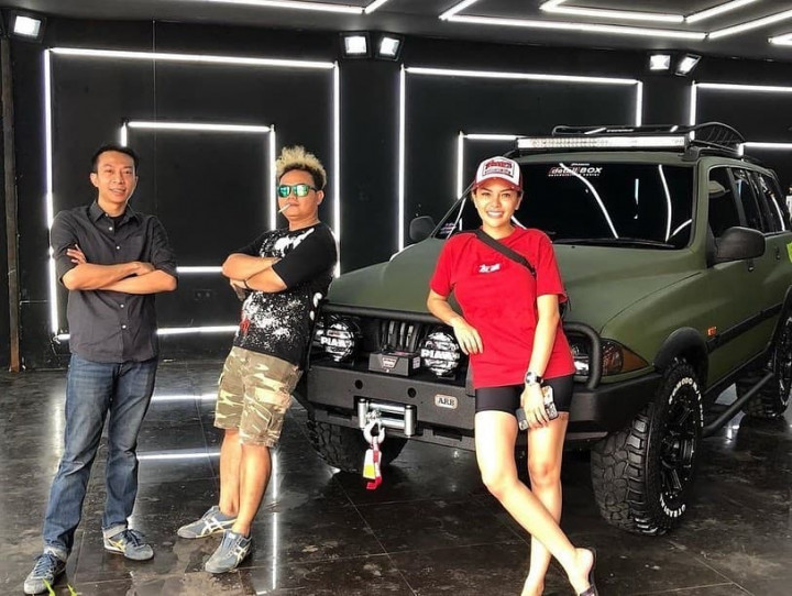 Nikita Mirzani Modif Mobil Sampai Ratusan Juta