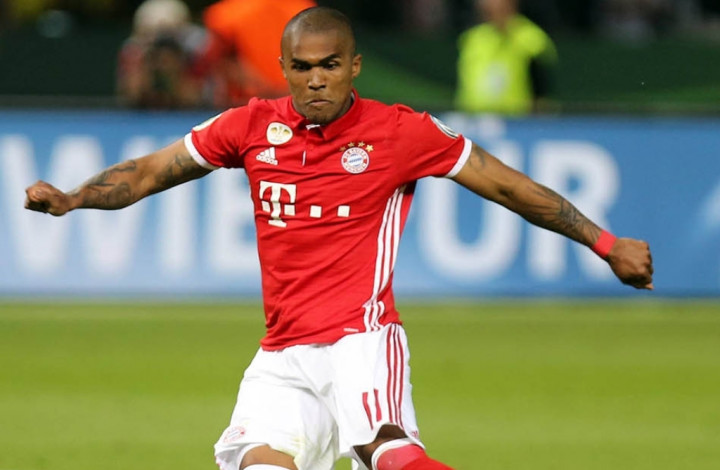 Bayern Muenchen Pulangkan Douglas Costa dari Juventus