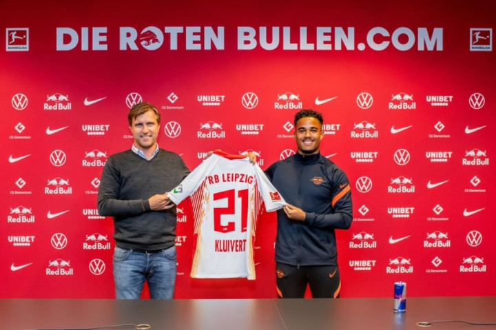Kluivert Tinggalkan Roma untuk Gabung RB Leipzig