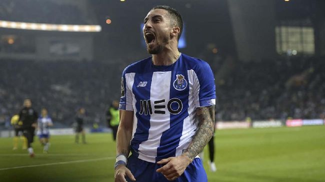 Manchester United Resmikan Transfer Alex Telles dari Porto