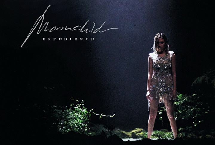 NIKI Gelar Konser Musikal Teatrikal Perdana Moonchild Experience