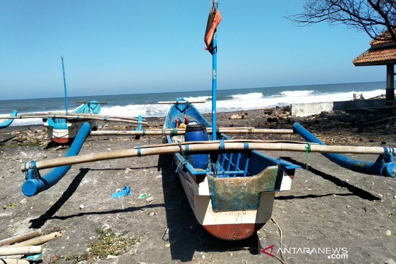 Ilustrasi kapal-kapal nelayan Pantai Trisik, Kabupaten Kulon Progo, DIY. Foto ANTARA/Sutarmi