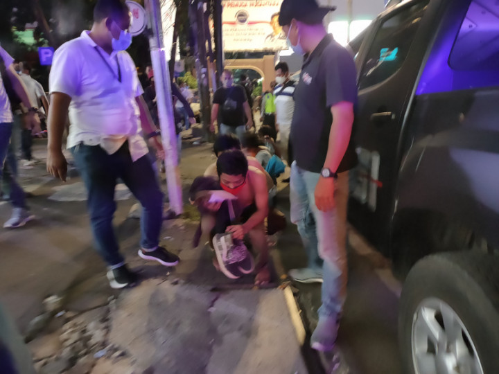 Pelaku Perusakan Mobil Polisi Diamankan di Stasiun Karet