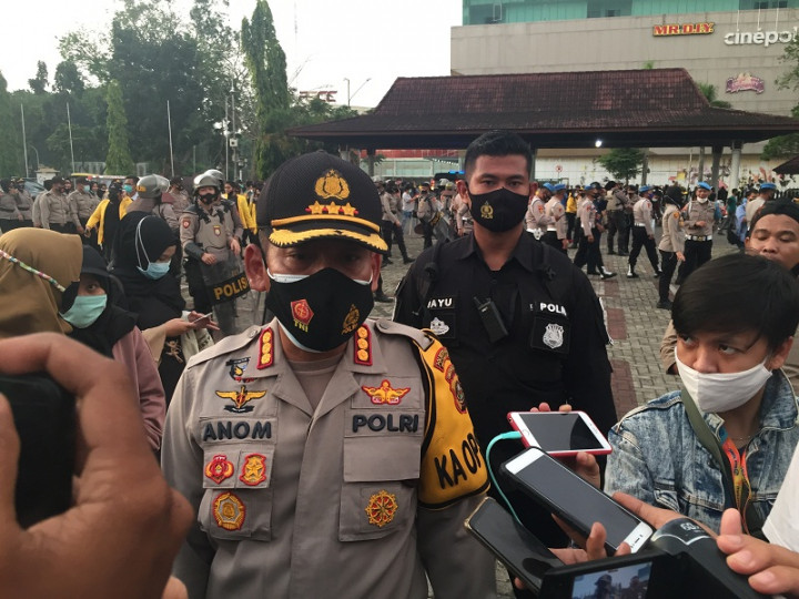 Penyusup Demo di Palembang Berkoordinasi Pakai WhatsApp Grup