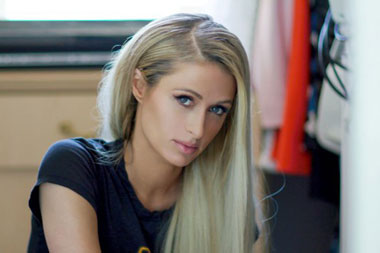 Paris Hilton Ungkap Masa Gelap, Mengaku Pernah Dipaksa Menenggak Obat