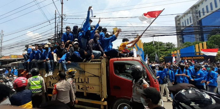 Ratusan Mahasiswa Unpam Bergerak ke Istana Negara