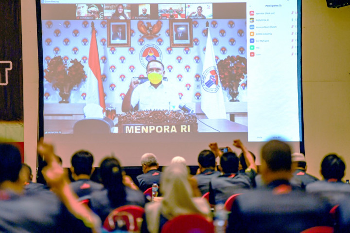Sambut Hari Sumpah Pemuda, Menpora Kenalkan Senam Sundul Langit