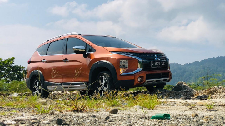 Lahap Jalur Ekstrim Pakai Small MPV Gerak Roda Depan