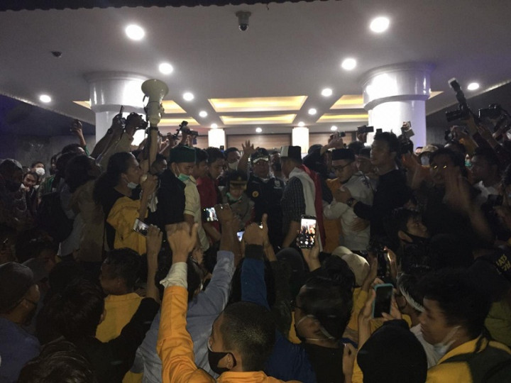 Gubernur Sumsel Bawa Aspirasi Mahasiswa soal UU Cipta Kerja ke Jokowi