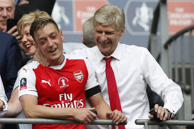Saran Wenger Agar Mesut Oezil Kembali Efektif Untuk Arsenal