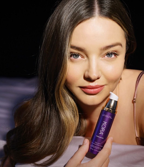 Miranda Kerr, salah satu model paling terkenal di dunia, jadi porosnya pada perawatan kulit dan kecantikan bukanlah hal yang perlu diragukan lagi. (Foto: Dok. Instagram/@koraorganics)