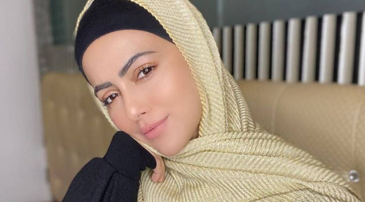 Artis Bollywood Sana Khan Tinggalkan Dunia Hiburan Usai Pikirkan Kematian
