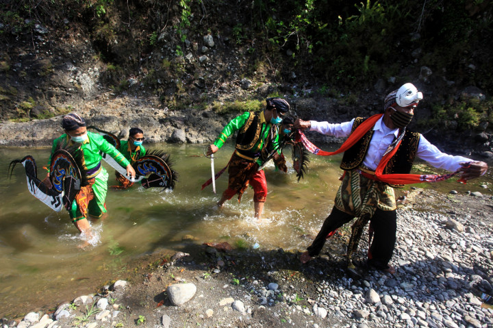 Suasana Upacara Adat Kembul Sewu Dulur di Tengah Pandemi