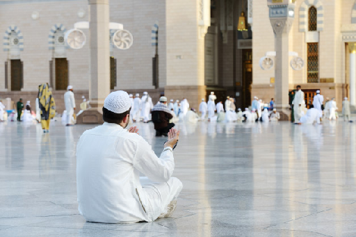 Izin baru tersebut untuk sholat di Masjidil Haram dan Masjid Nabawi. (Foto: Ilustrasi. Dok. Freepik.com)