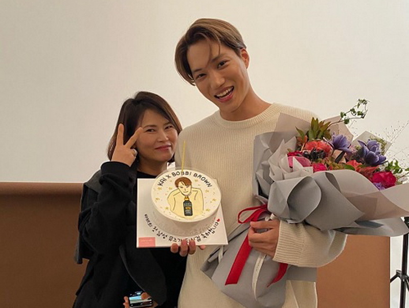 Kai EXO Digaet Produk Kosmetik