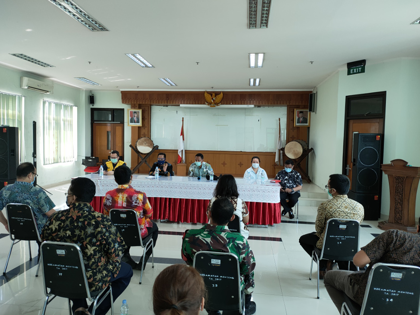 Mediasi terkait penolakan hotel Max One sebagai tempat Isolasi Pasien Covid-19, di Kecamatan Menteng, Jakarta Pusat. Medcom.id/Christian