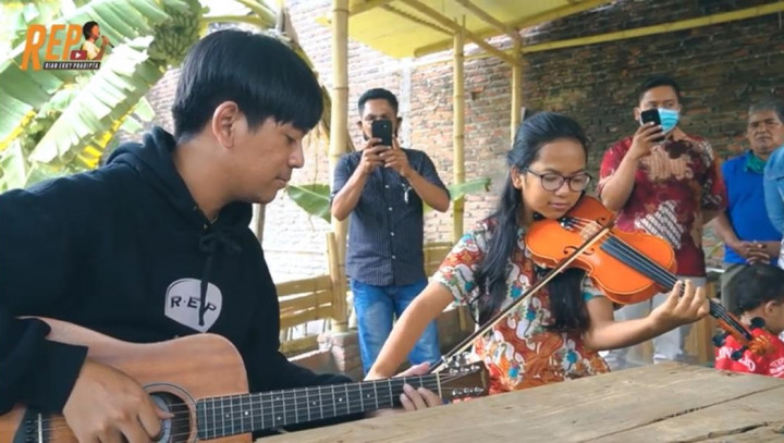 Musisi Cilik yang Sempat Viral Menangis Didatangi Rian D'Masiv