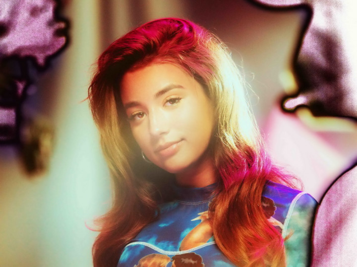 Alaina Castillo Ungkap Sisi Anti-Sosial dalam Tonight