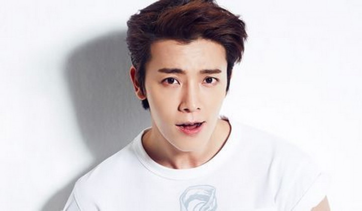 Donghae Super Junior Ulang Tahun, Siwon Berikan Ciuman
