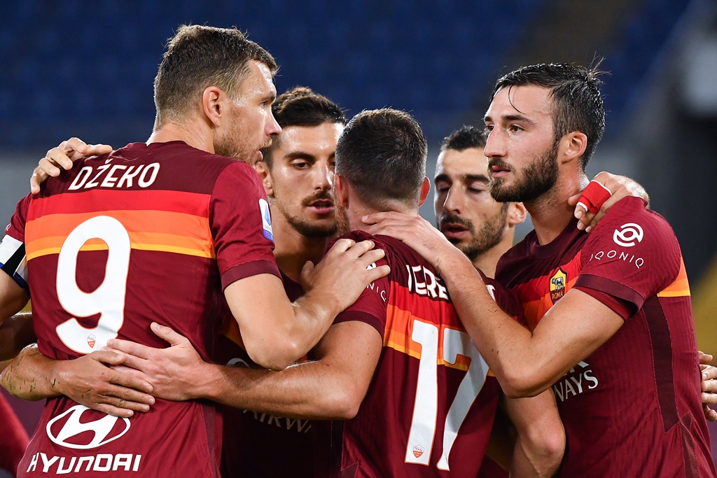 Penggawa AS Roma merayakan kemenangan atas Benevento. (Foto: AFP/Tiziana Fabi)