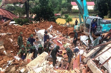 Banjir dan Longsor di Vietnam Tewaskan 90 Orang