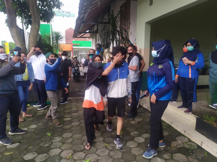 Seorang Pelajar Dijemput Paksa Ibunya saat Demo di Istana Bogor