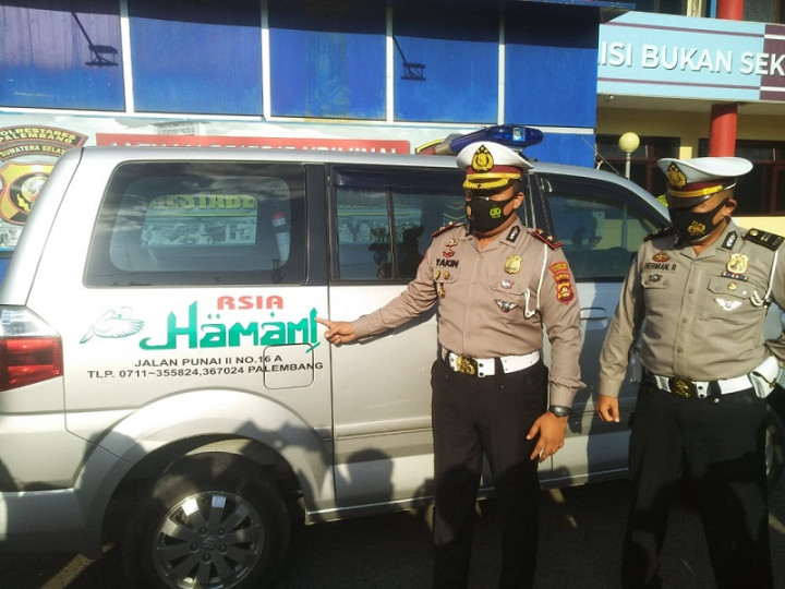 Pengemudi Ambulans Antar Seserahan Diperiksa Polisi