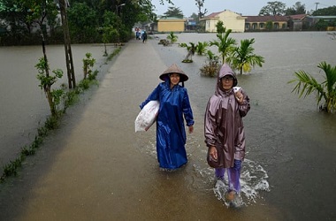 Banjir di Vietnam Tewaskan Lebih dari 100 Orang
