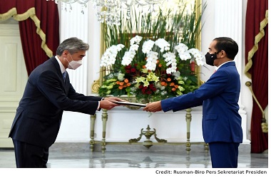 Dubes AS Keturunan Korea Serahkan Surat Kepercayaan ke Jokowi